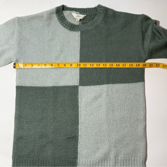 Color Block Sweater - Picture 6 of 6